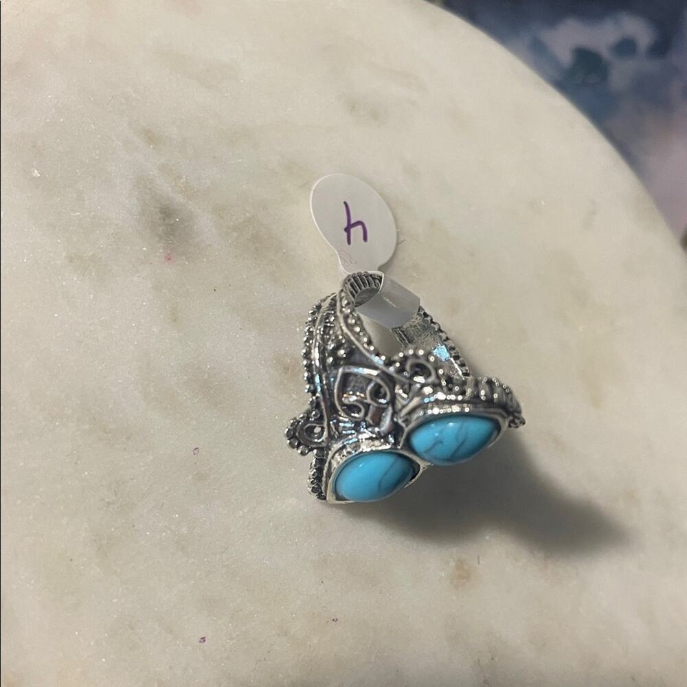 ring 4 - Picture 2 of 3